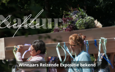 Twee winnende foto’s in de expositie Waar liefde & natuur samenkomen